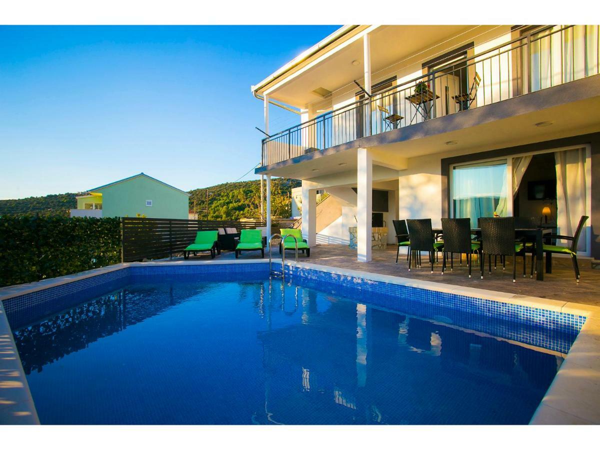 Villa Croatia Sea View With Heated Pool Vinišće Eksteriør bilde