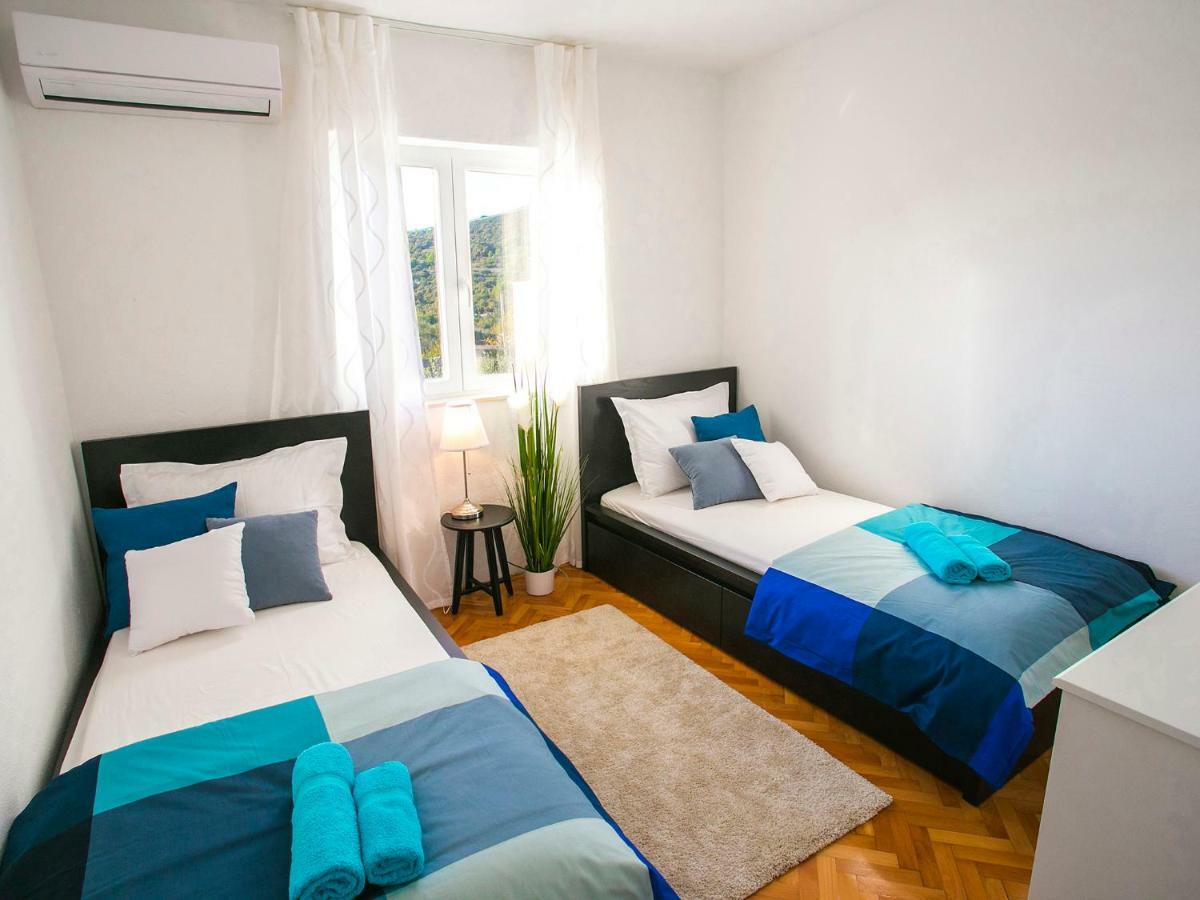 Villa Croatia Sea View With Heated Pool Vinišće Eksteriør bilde
