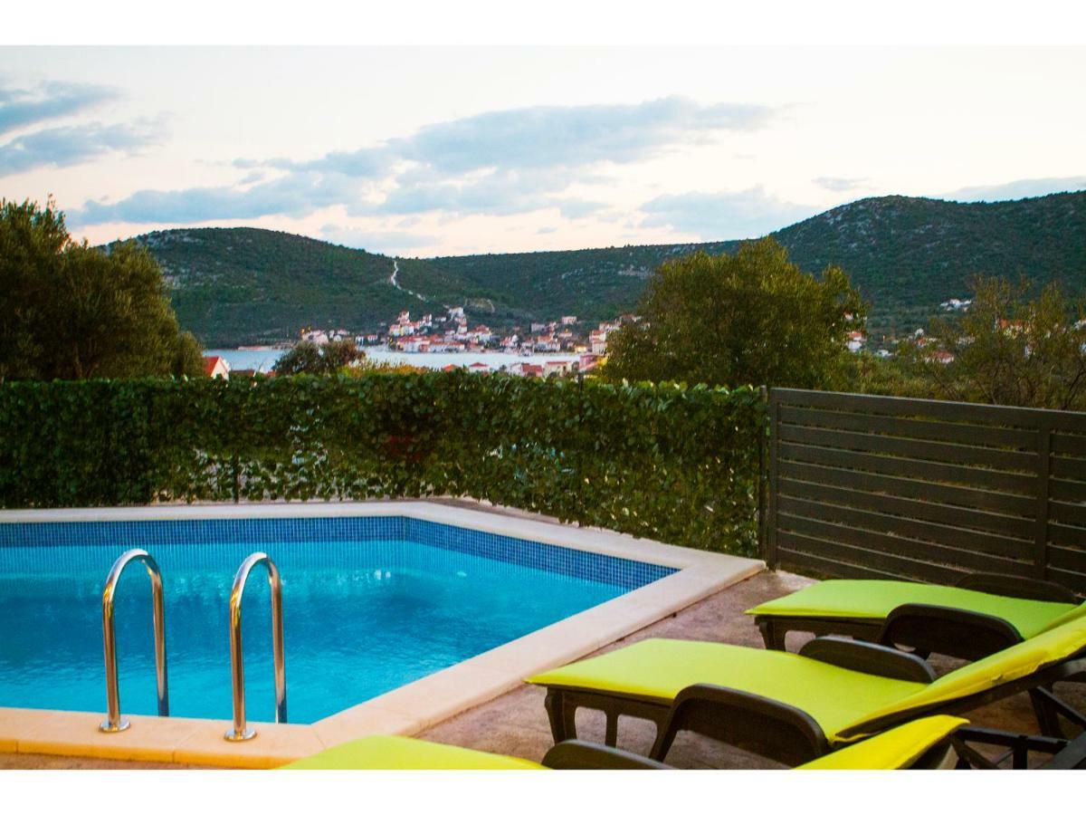Villa Croatia Sea View With Heated Pool Vinišće Eksteriør bilde