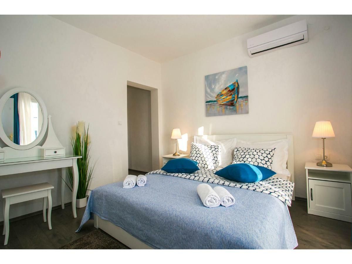 Villa Croatia Sea View With Heated Pool Vinišće Eksteriør bilde