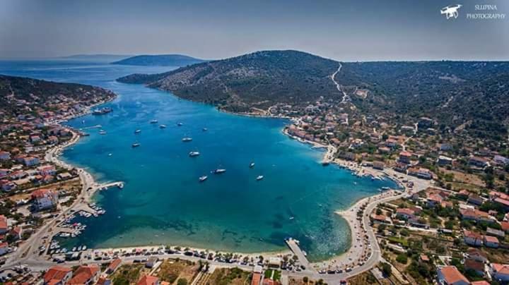 Villa Croatia Sea View With Heated Pool Vinišće Eksteriør bilde